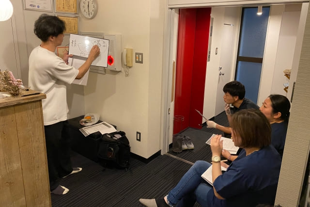 東京鍼灸スタッフによる座学